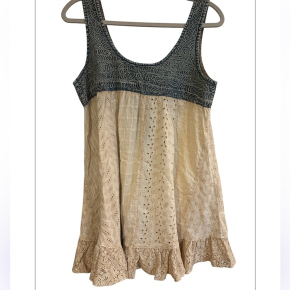 Young Threads Babydoll Eyelet Tunic NWT - Picture 2 of 4